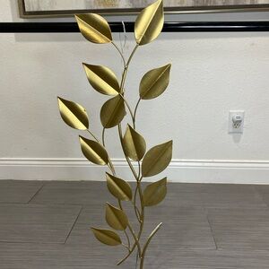 Elegant Gold Leaf Accent Piece
